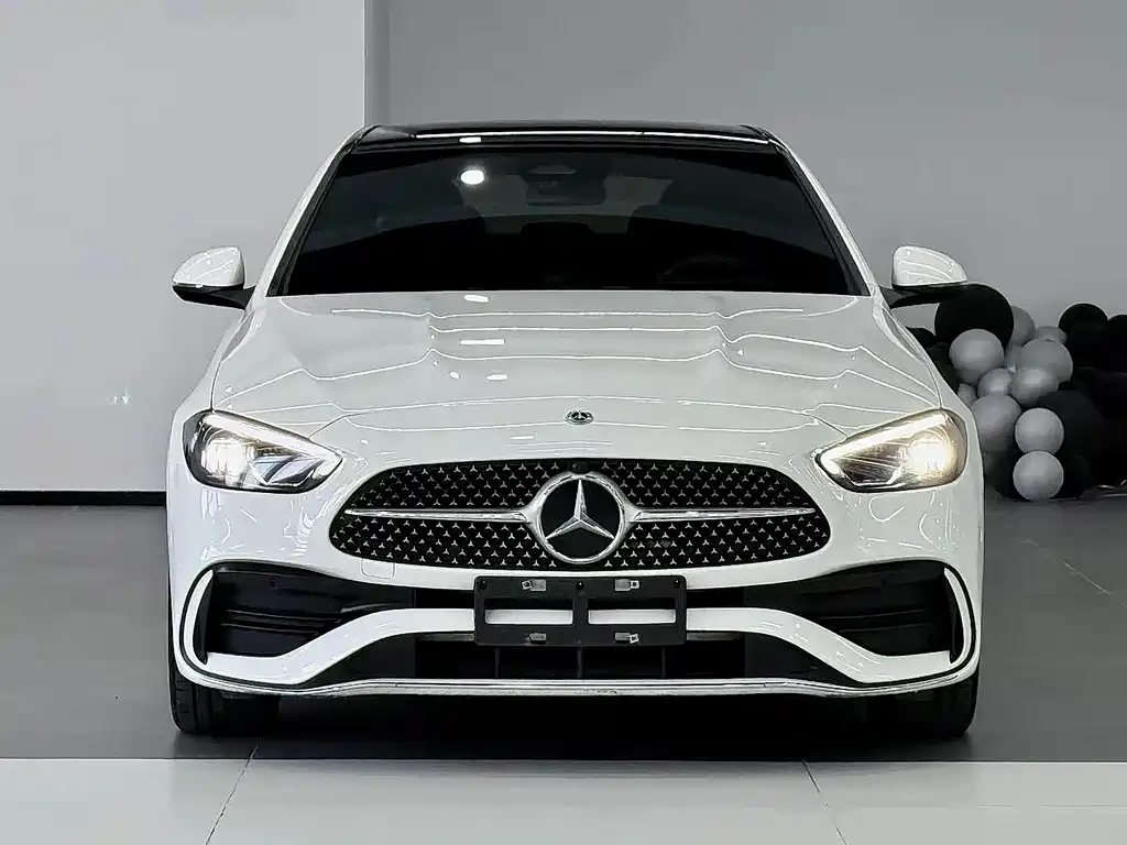 Mercedes-Benz C-Class 2024 — фото 1