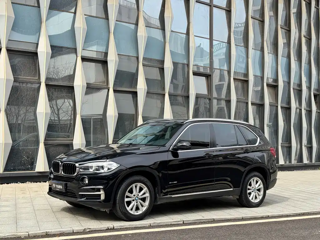 BMW X5 2018 — фото 1