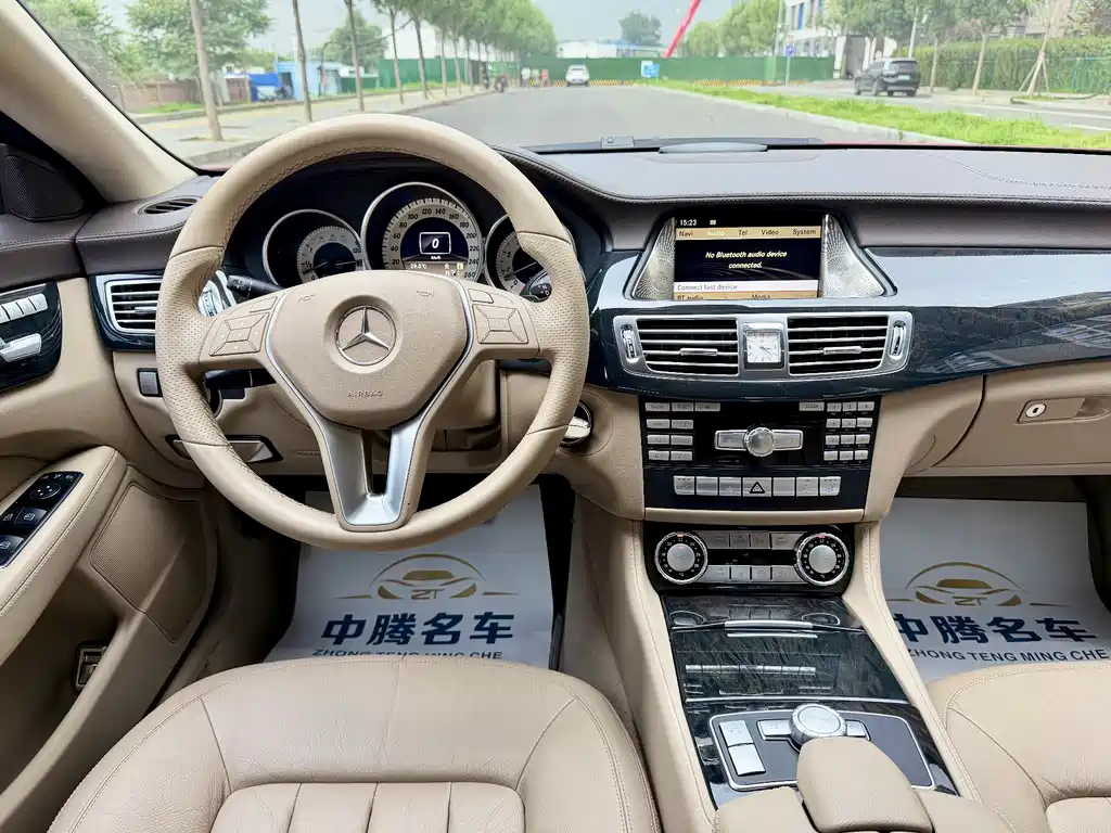 Mercedes-Benz CLS 2012 — фото 24