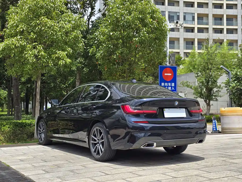 BMW 3 Series 2022