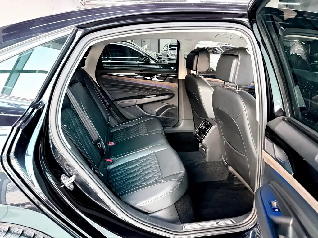 Volkswagen Passat 2020 — фото 26