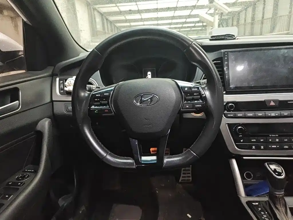 Hyundai Sonata 2016 — фото 3