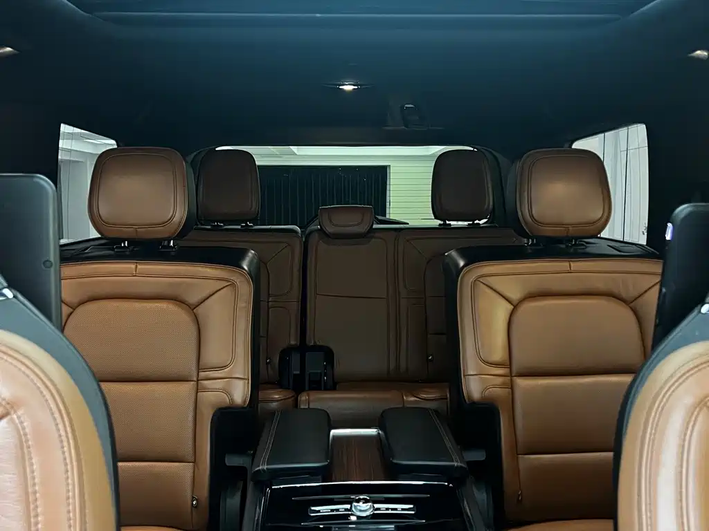 Lincoln Navigator 2019 — фото 30