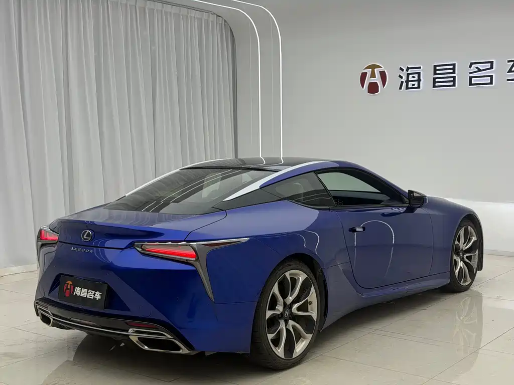 Lexus LC 2018 — фото 9