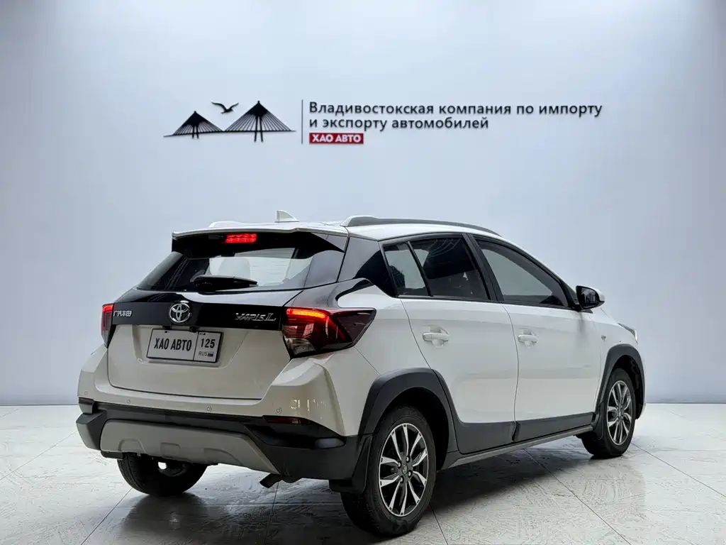Toyota Yaris L 2022