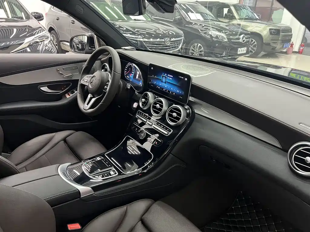 Mercedes-Benz GLC 2020 — фото 20