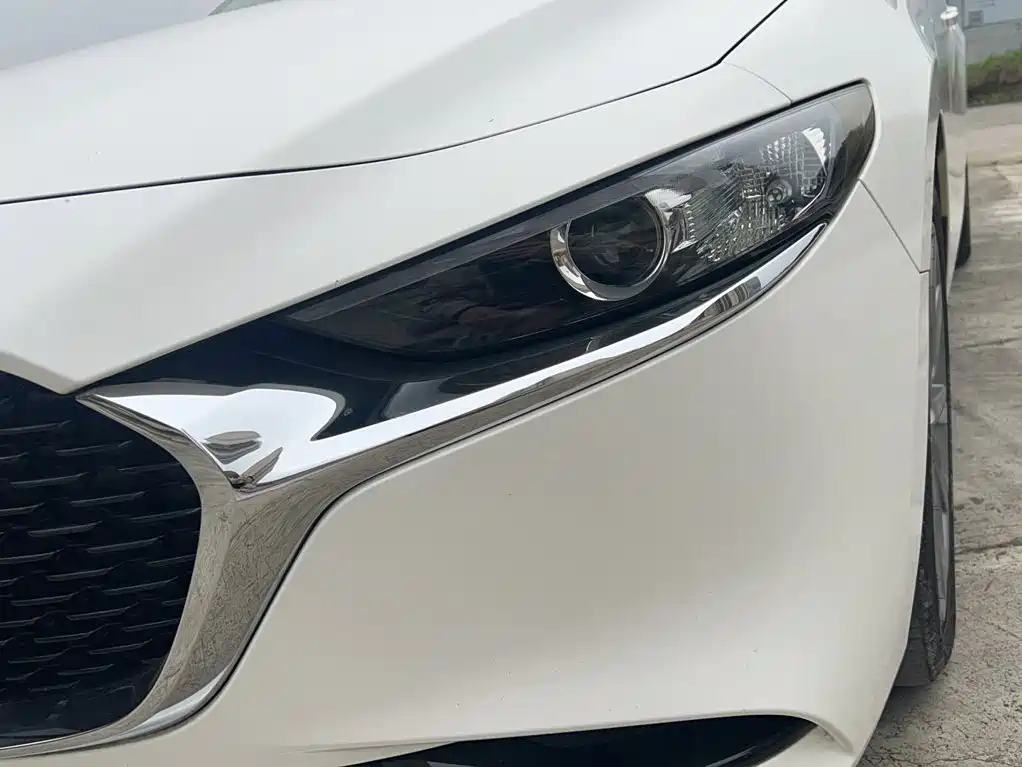 Mazda 3 Axela 2024