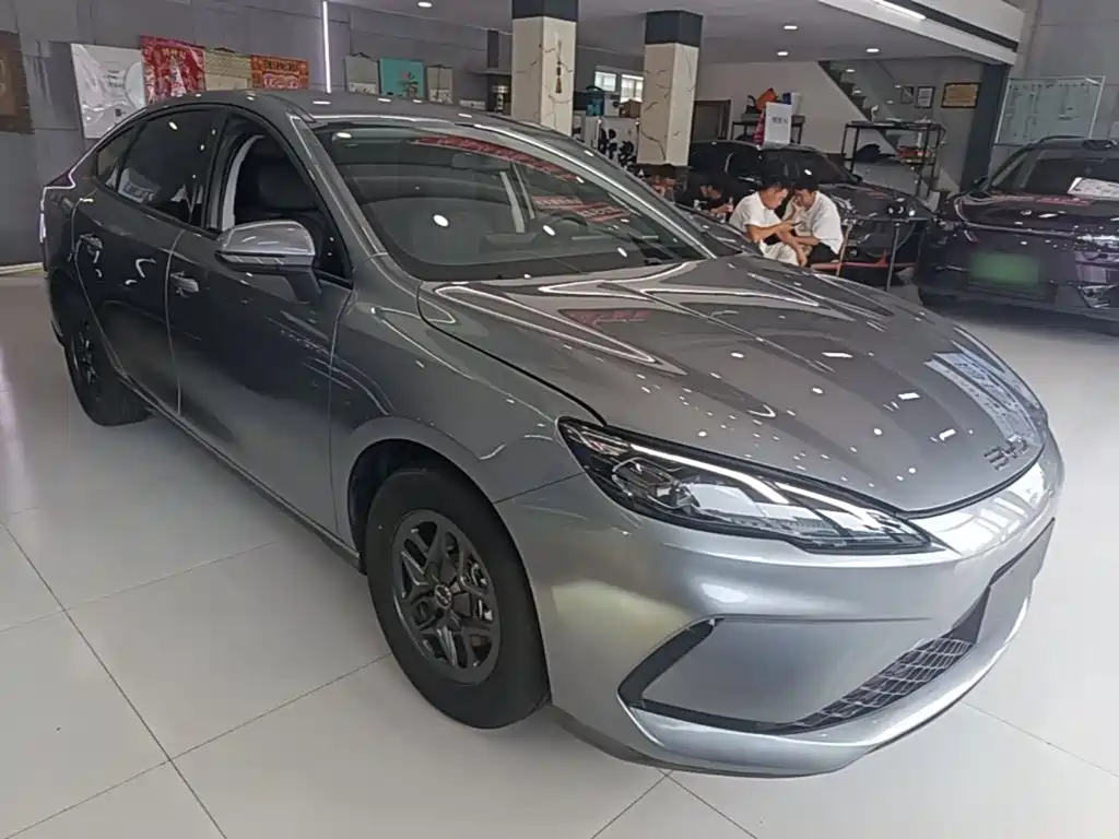 BYD Seal 05 DM-i 2025 — фото 4