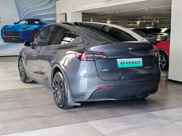 Tesla Model Y 2021
