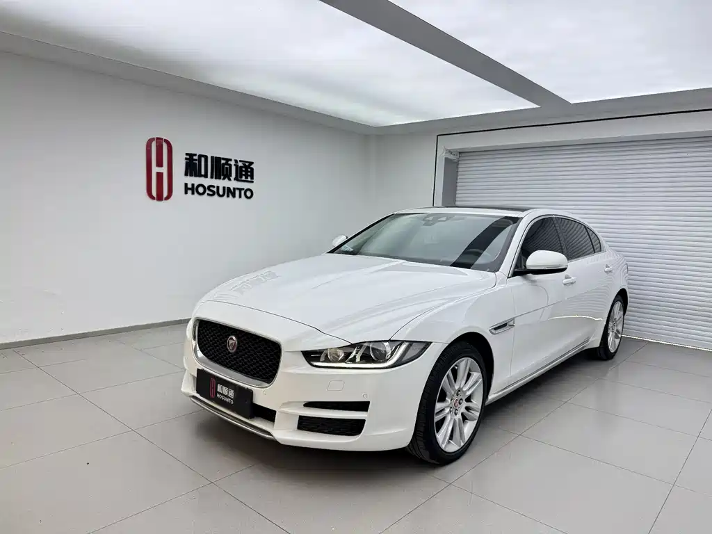 Jaguar XEL 2018 — фото 1