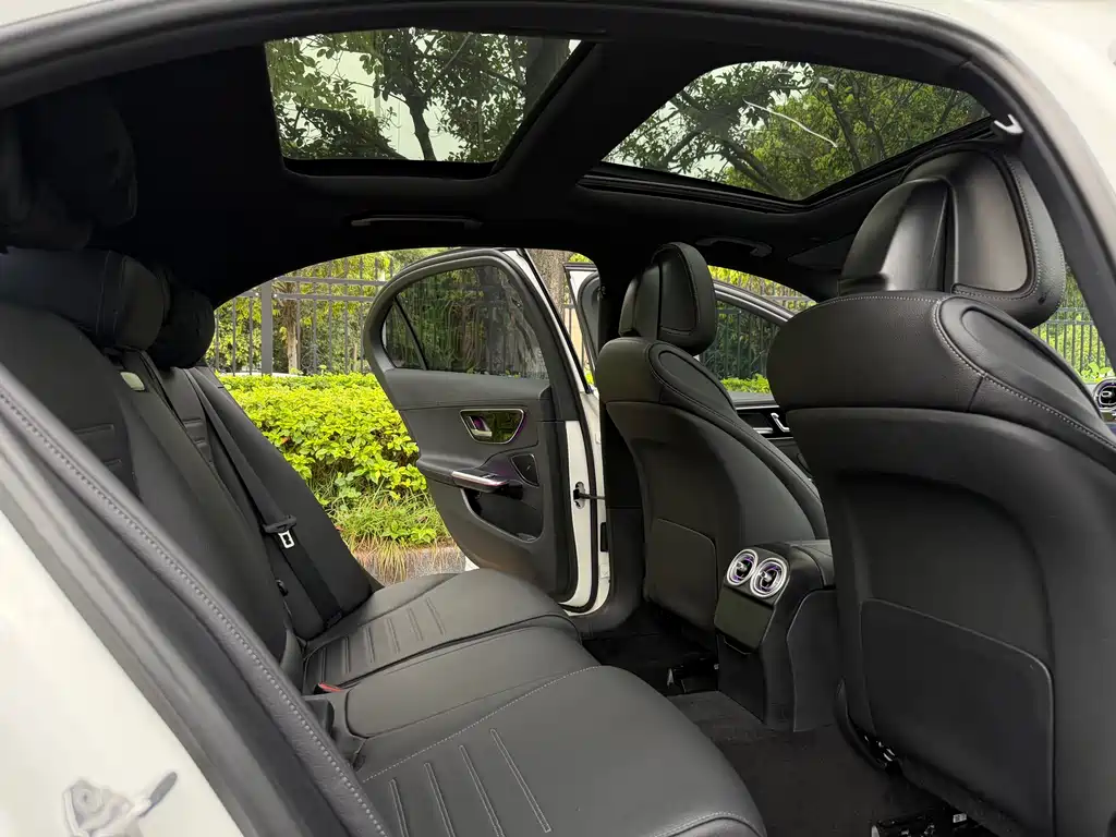 Mercedes-Benz C-Class 2022 — фото 10