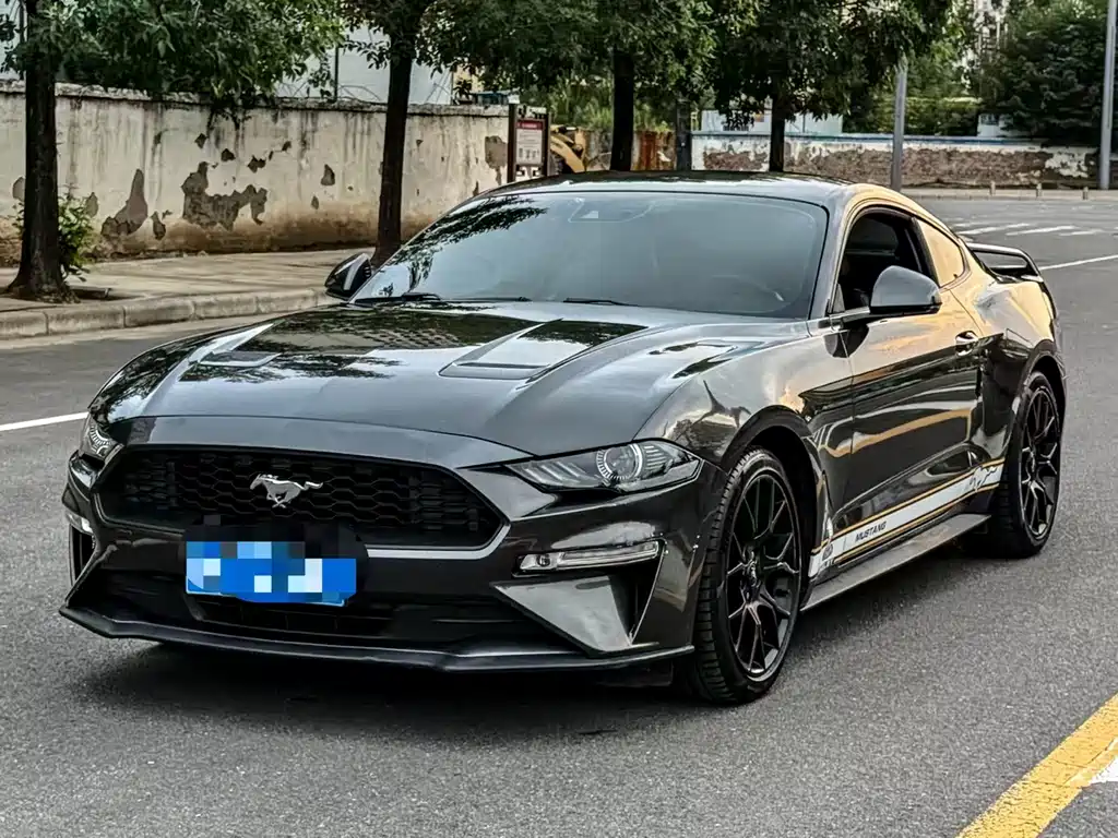 Ford Mustang 2018 — фото 1