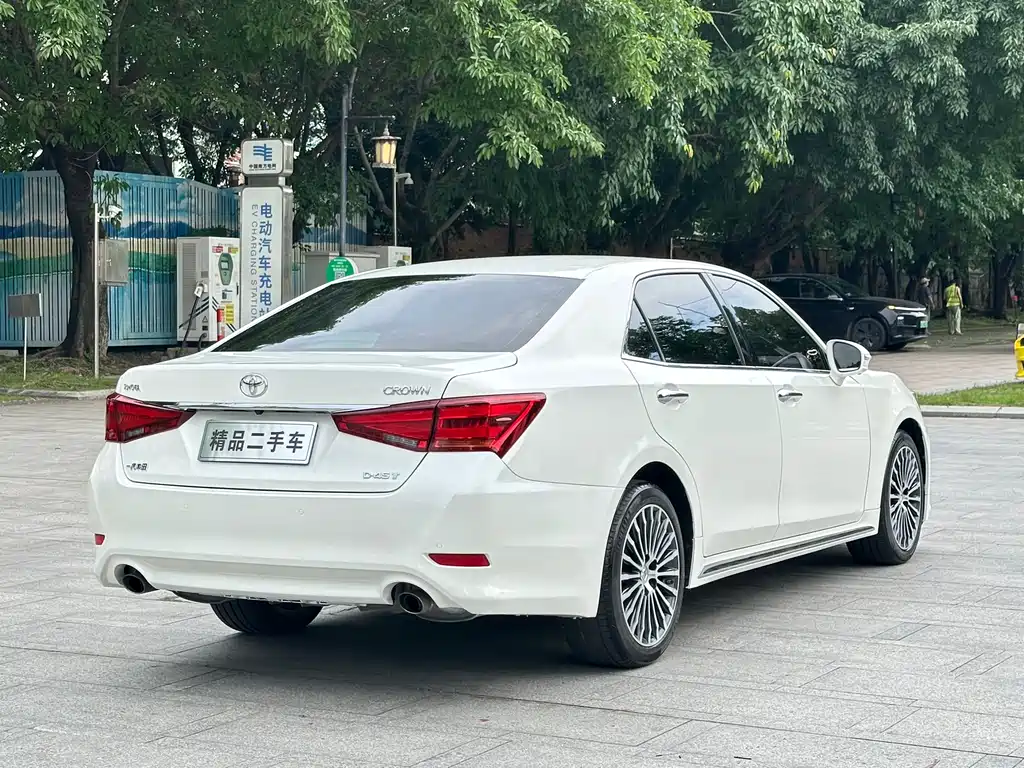 Toyota Crown 2019 — фото 16
