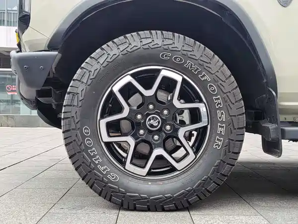 Ford Bronco 2024