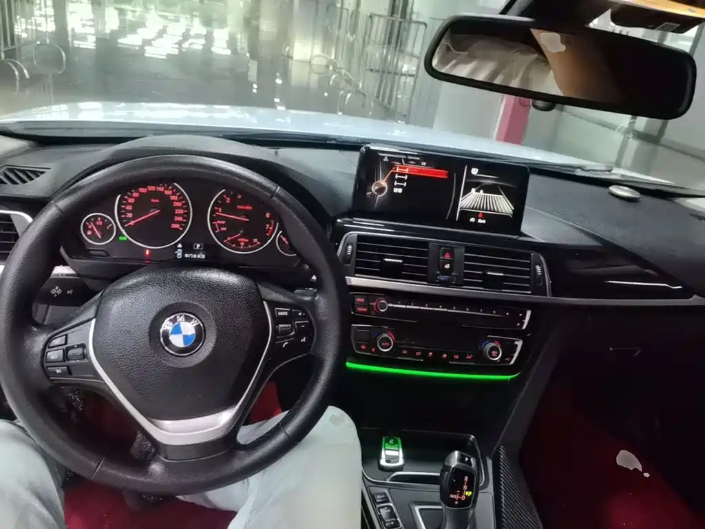 BMW 3 Series 2016 — фото 10