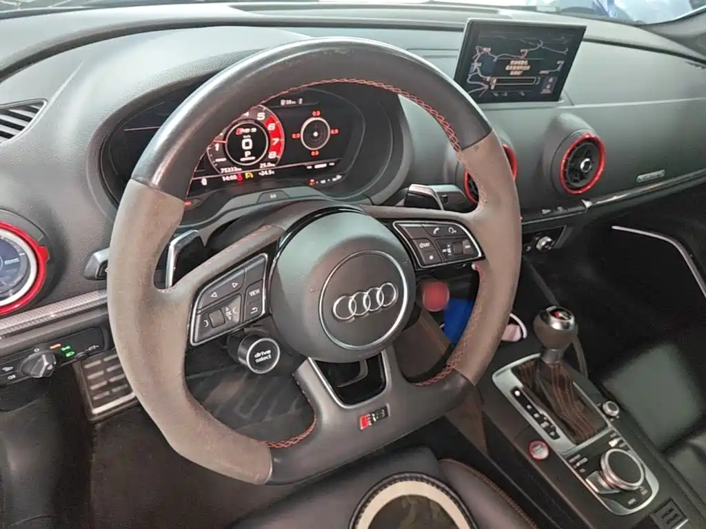 Audi RS 3 2019 — фото 10