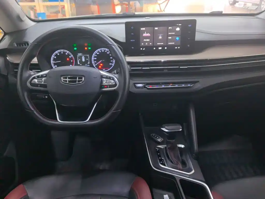 Geely Vision X3 2021 — фото 10