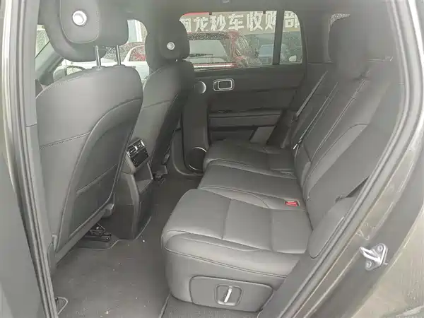 Li Auto L6 2025