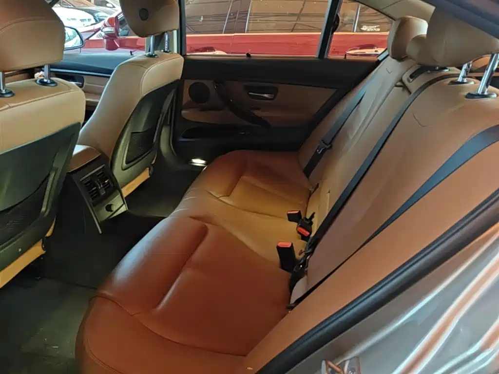BMW 3 Series 2015 — фото 17