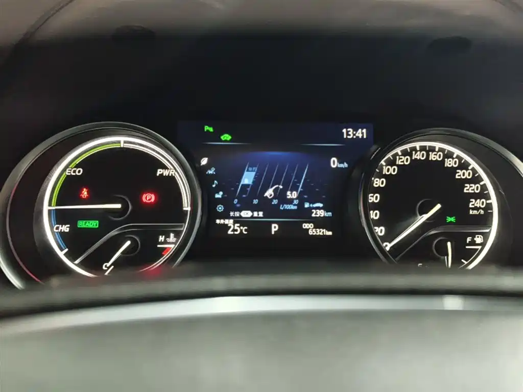 Toyota Camry 2021 — фото 12