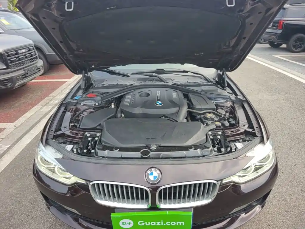 BMW 3 Series 2018 — фото 20