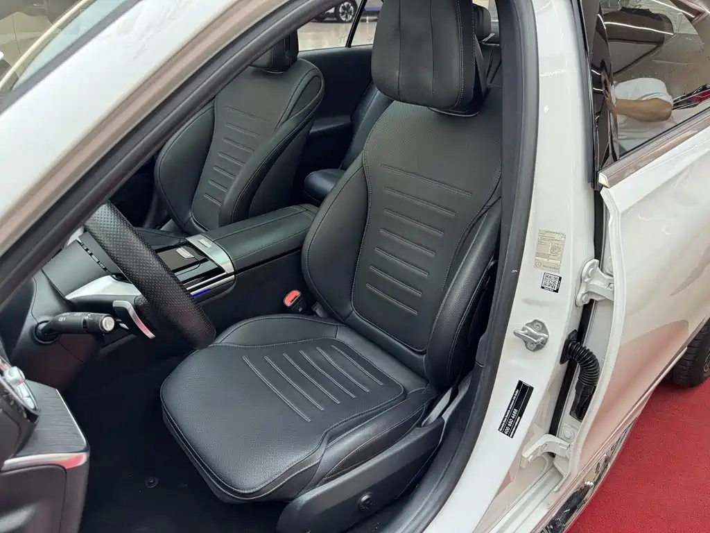 Mercedes-Benz C-Class 2023 — фото 29
