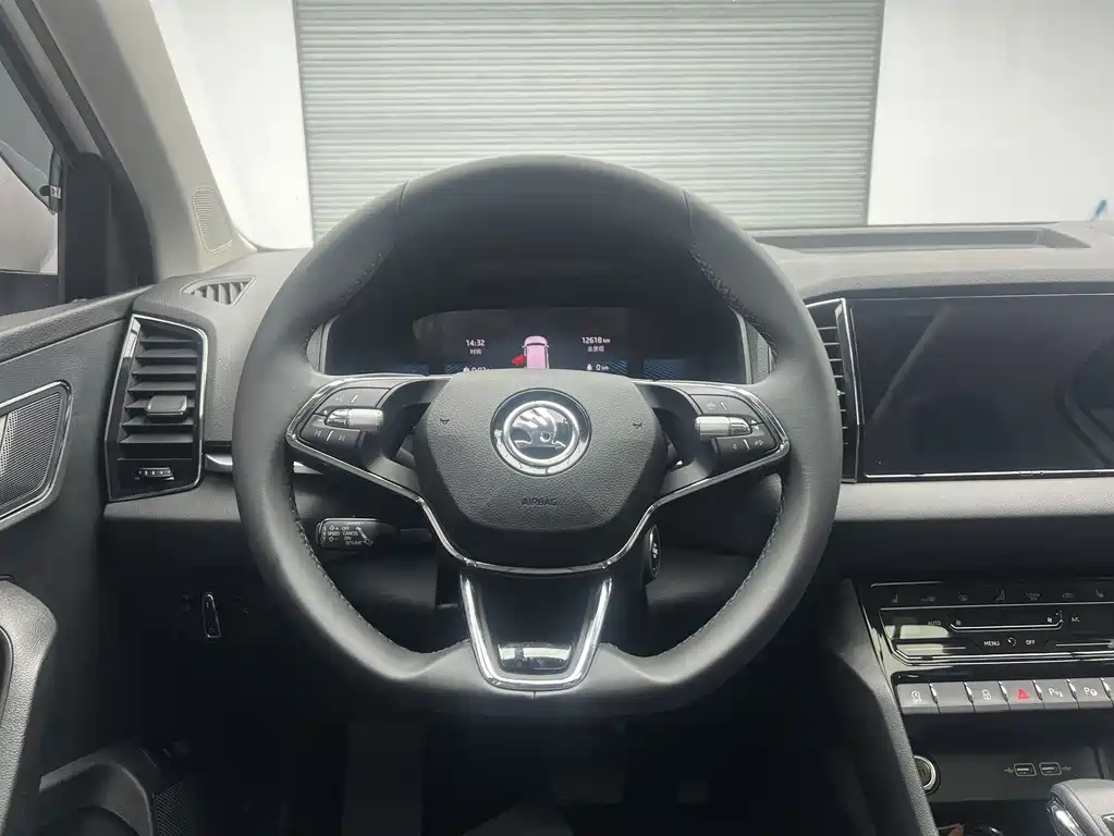 Skoda Karoq 2023 — фото 14