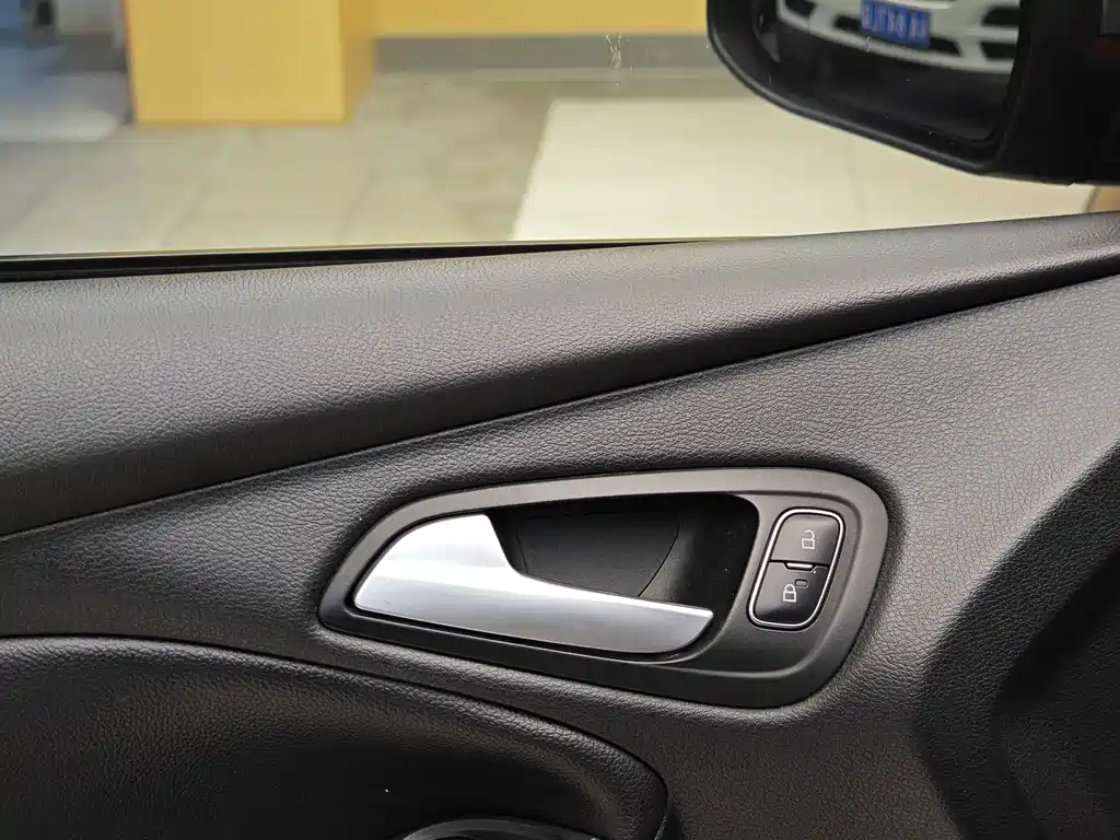 Ford Focus 2016 — фото 8