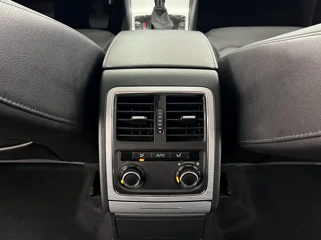 Volkswagen Passat 2016 — фото 13