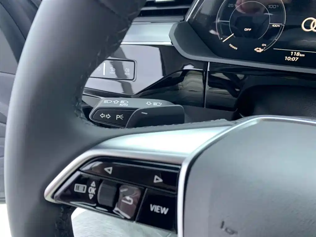 Audi e-tron 2026 — фото 18