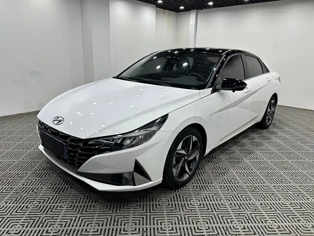 Hyundai Elantra 2022