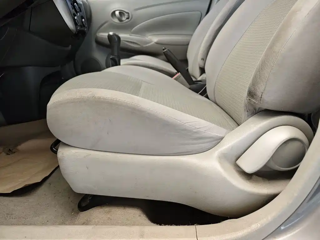 Nissan Sunny 2016 — фото 10