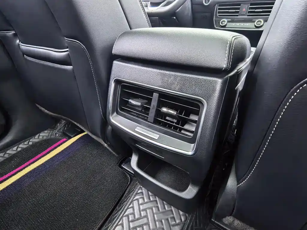 Ford Edge 2022 — фото 19