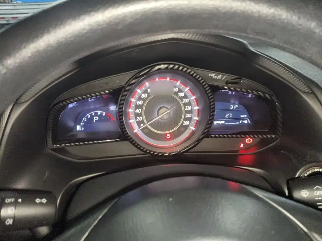 Mazda 3 Angkesela 2015