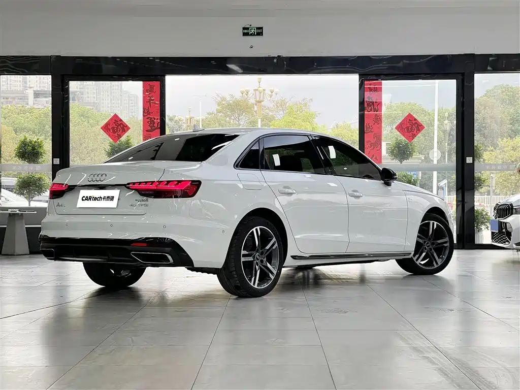 Audi A4L 2022 — фото 6
