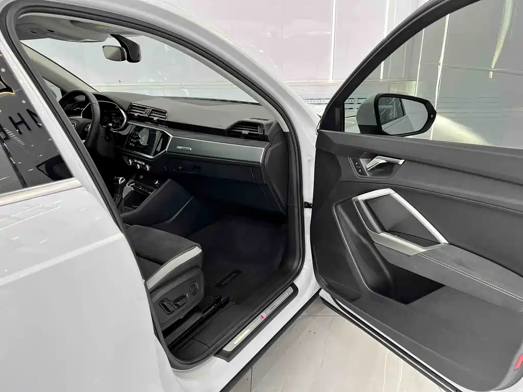 Audi Q3 2022 — фото 18