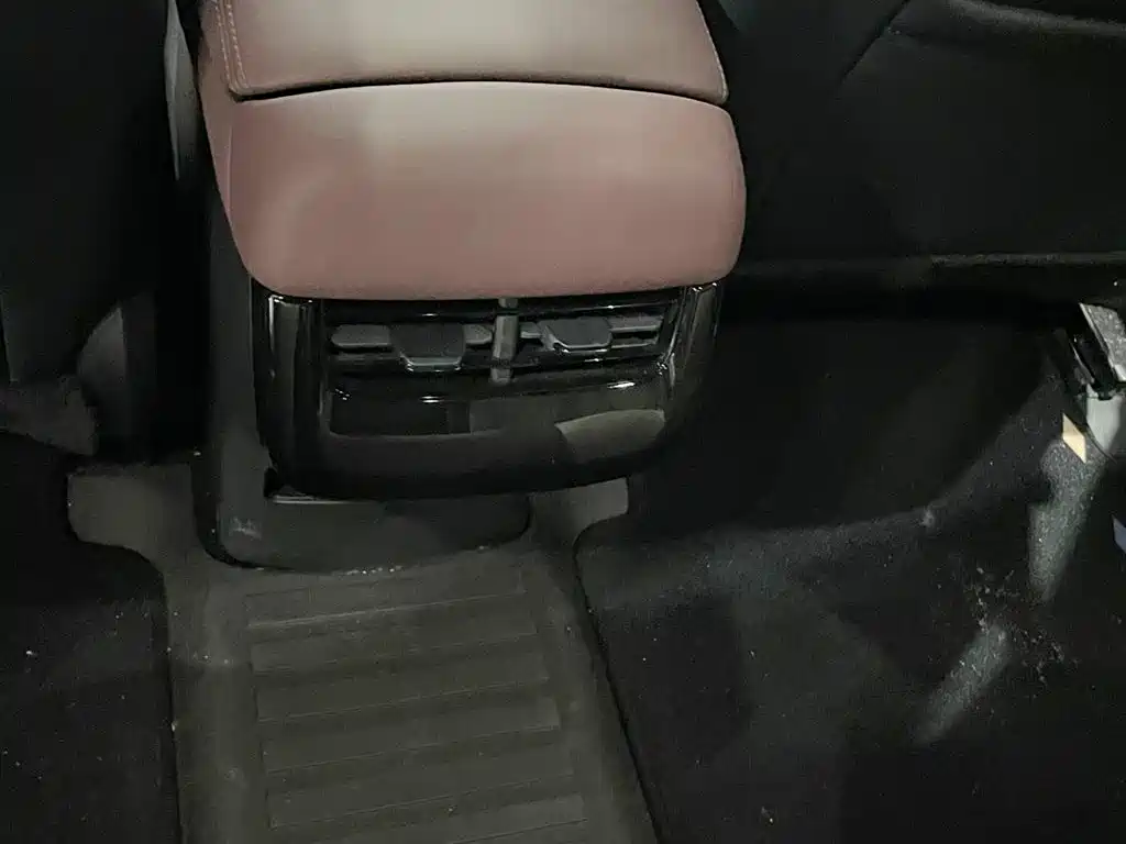 BYD Seal 07 DM-i 2025 — фото 8