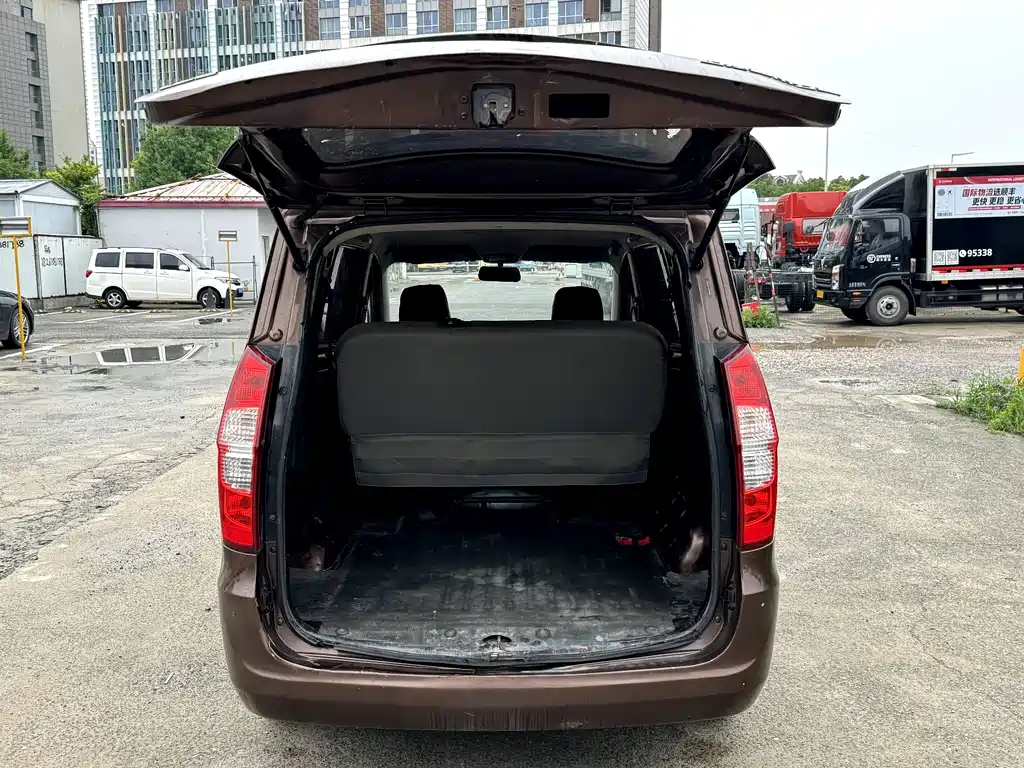 Wuling Hongguang 2018 — фото 13