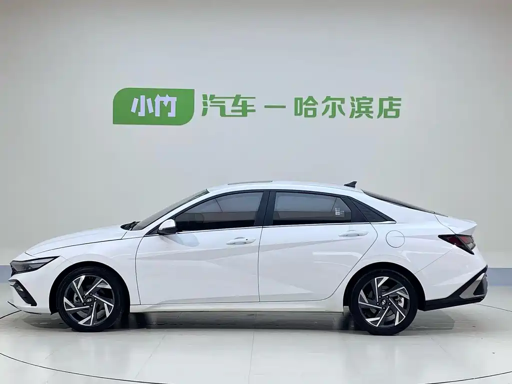Hyundai Elantra 2023