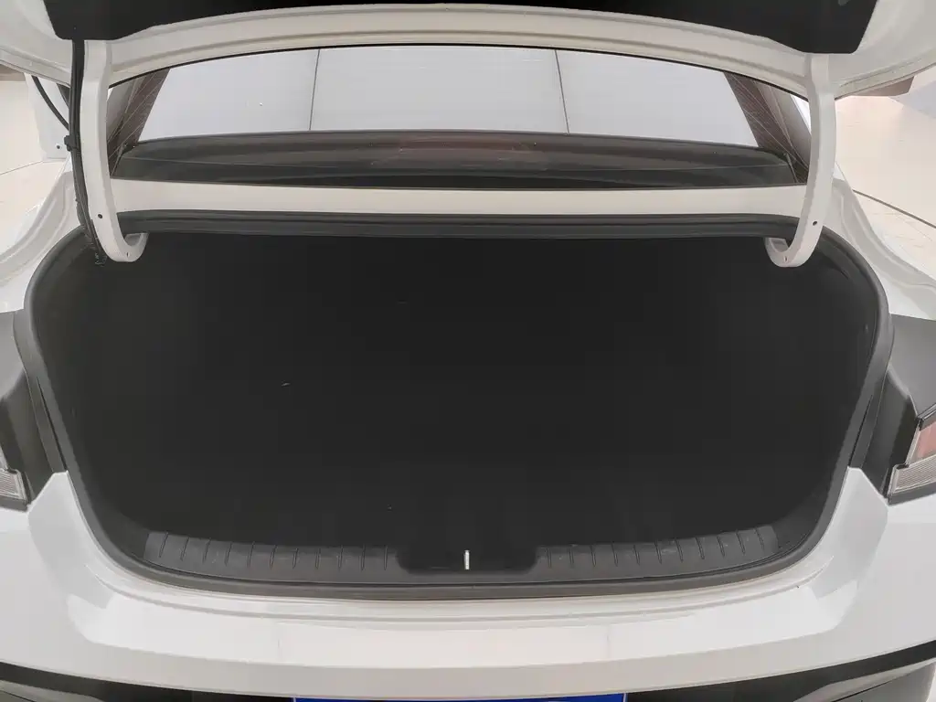 Hyundai Elantra 2023 — фото 20