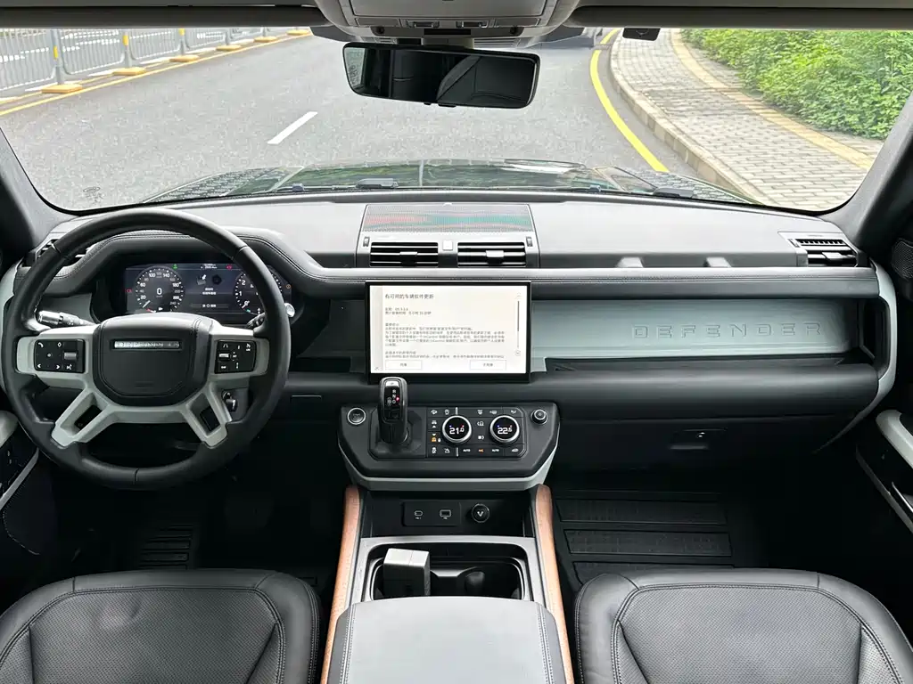 Land Rover Defender 2022 — фото 13