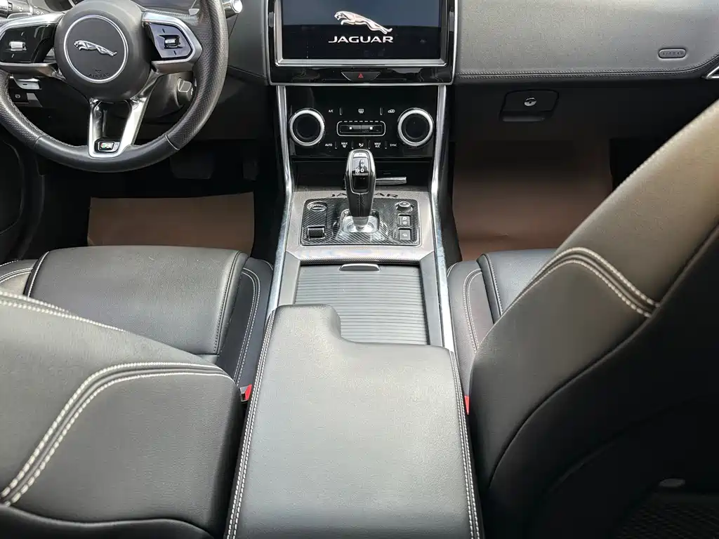Jaguar XEL 2021 — фото 10