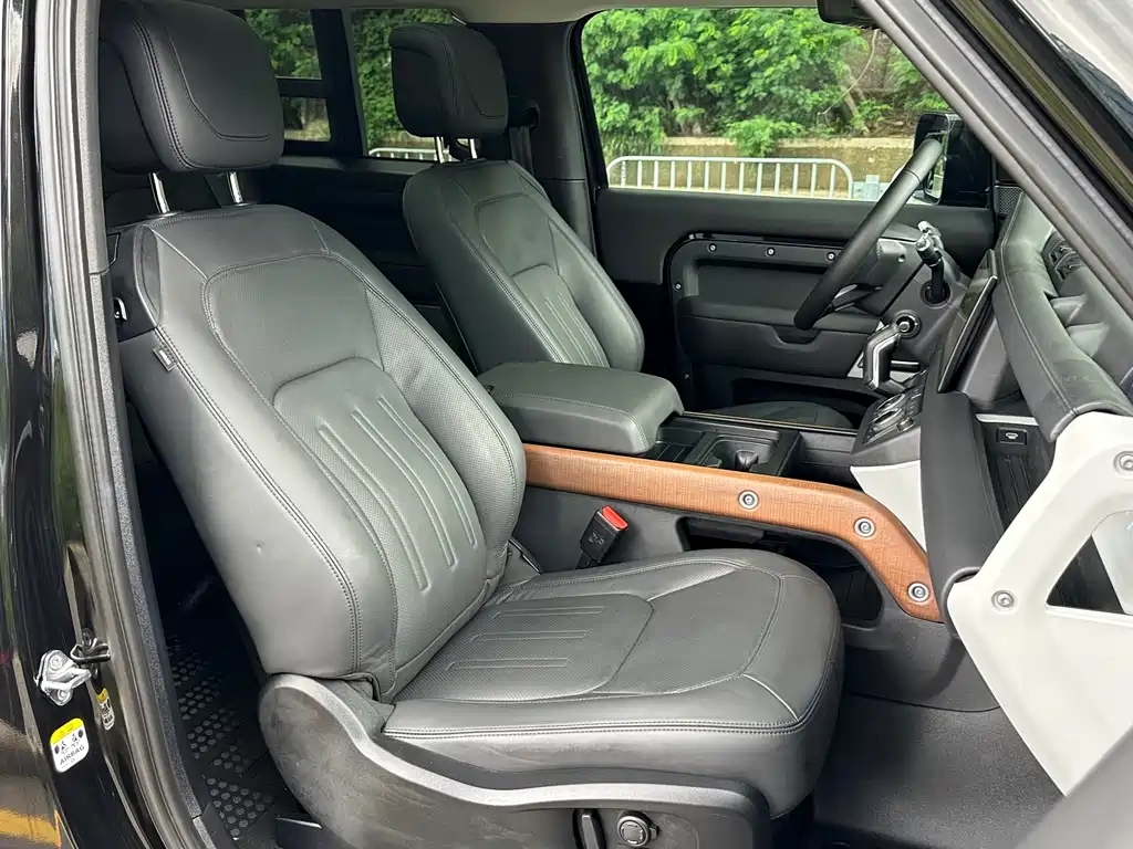 Land Rover Defender 2022 — фото 20