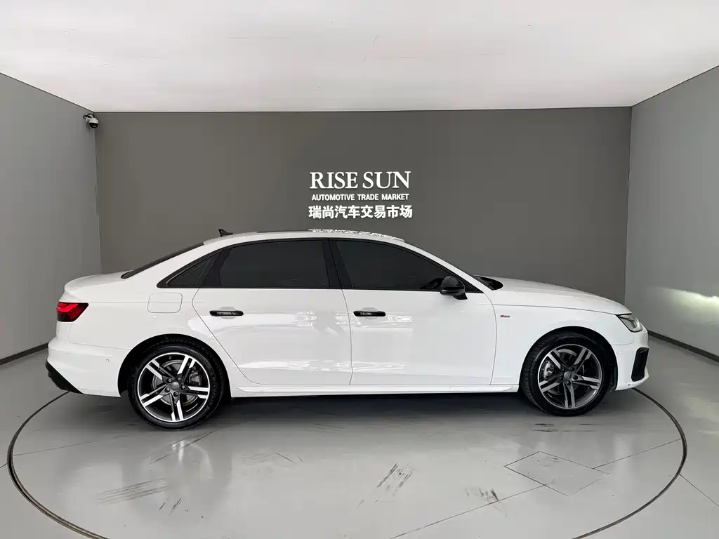 Audi A4L 2021 — фото 11