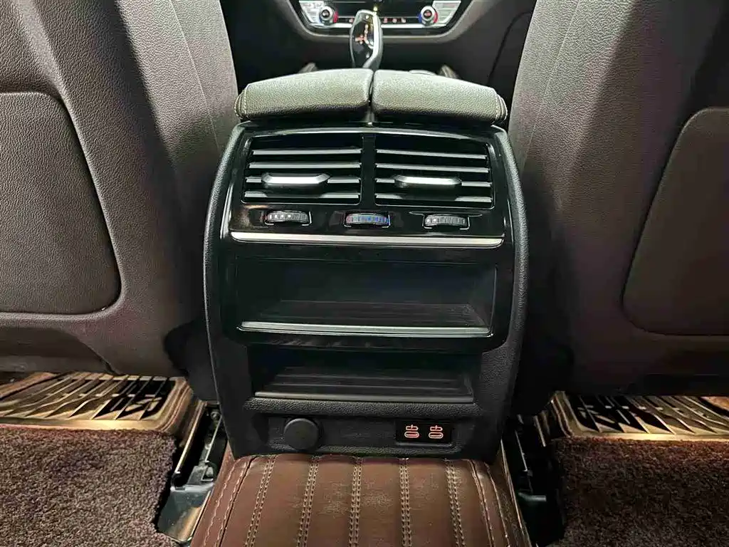 BMW 5 Series 2022 — фото 10