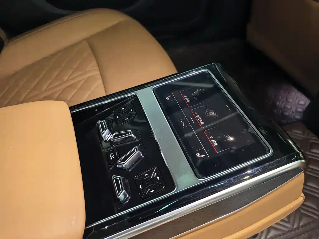 Audi A8 2024 — фото 10