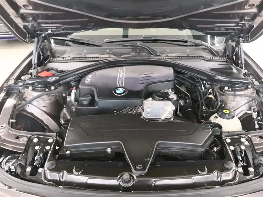 BMW 3 Series 2014 — фото 18
