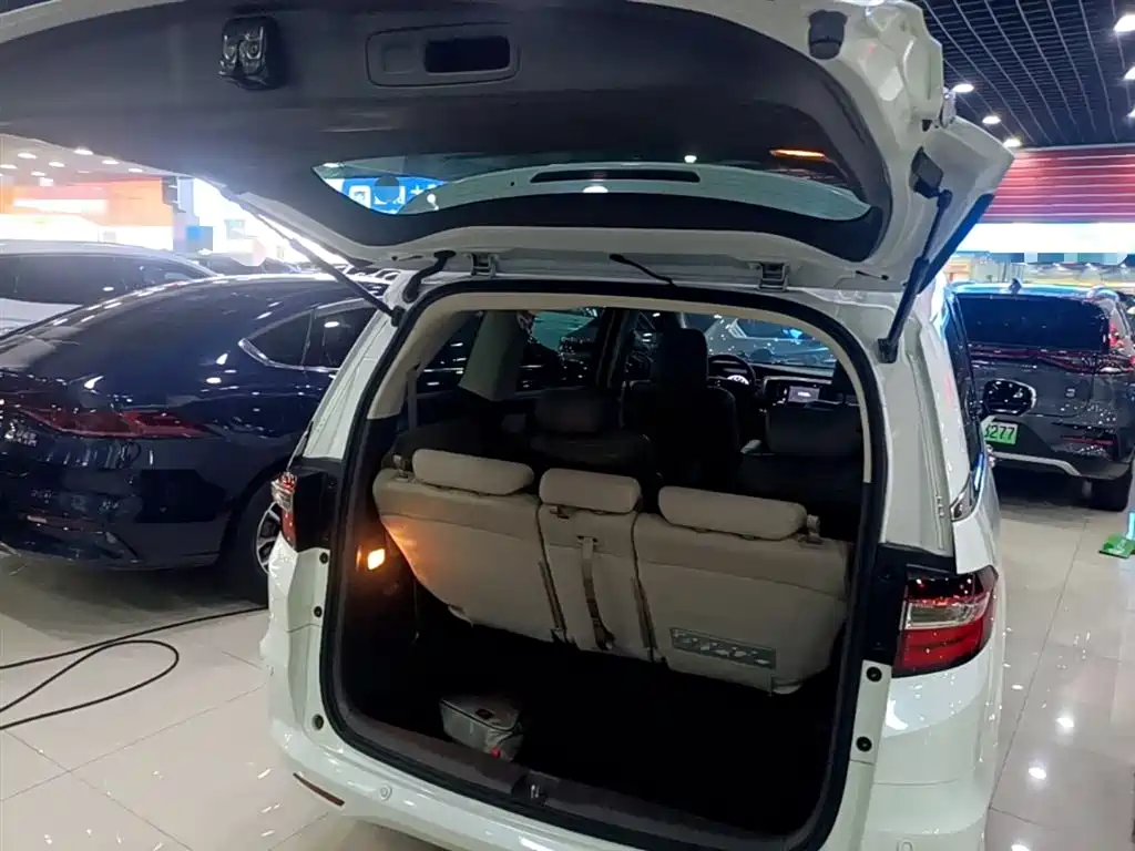 Honda Odyssey 2017 — фото 19