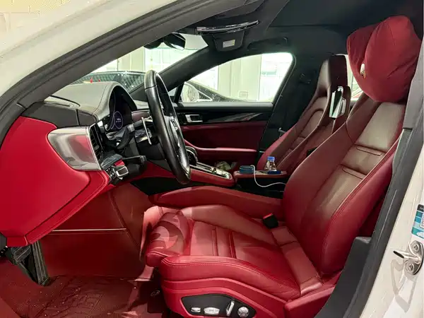 Porsche Panamera 2021