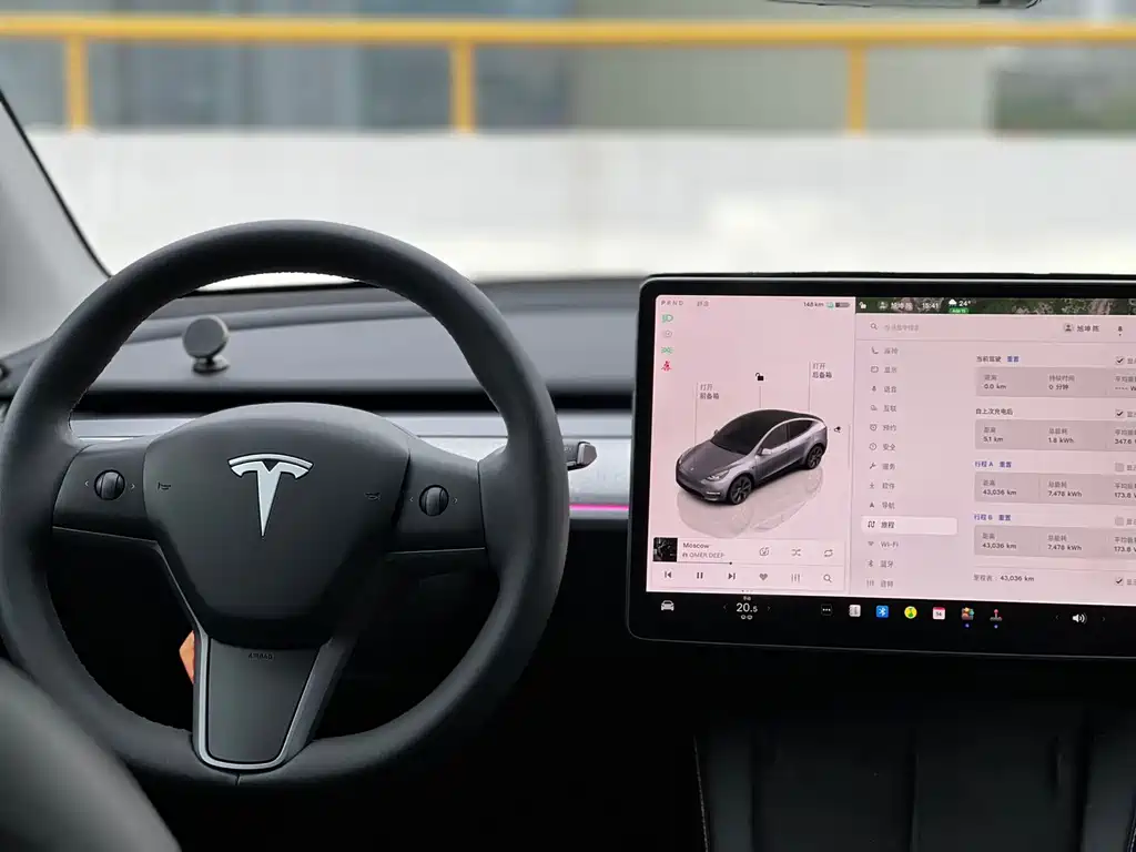 Tesla Model Y 2024 — фото 21